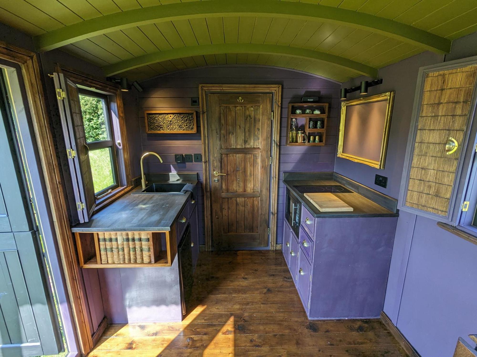 Отель Blue Sky Huts Chediston Экстерьер фото